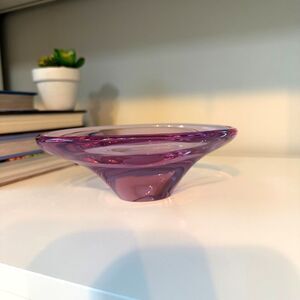 Vintage MCM Neodymium Alexandrite Pink Blown Glass Dish, Attr. to Zelezný Brod